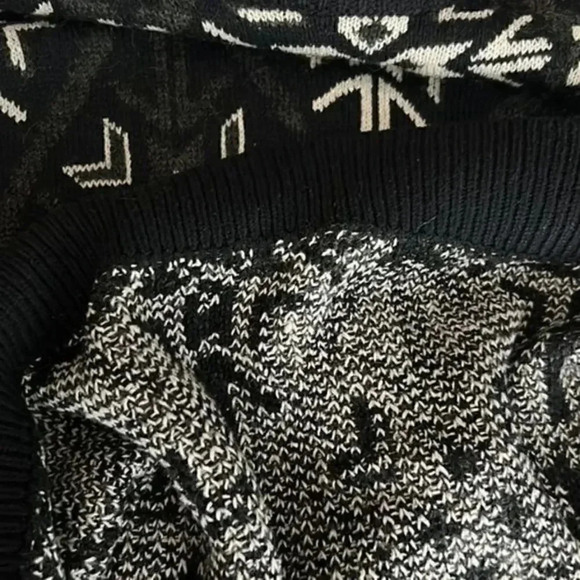 J. Riggings Large silk blend vintage look sweater Aztec design. - Picture 4 of 4